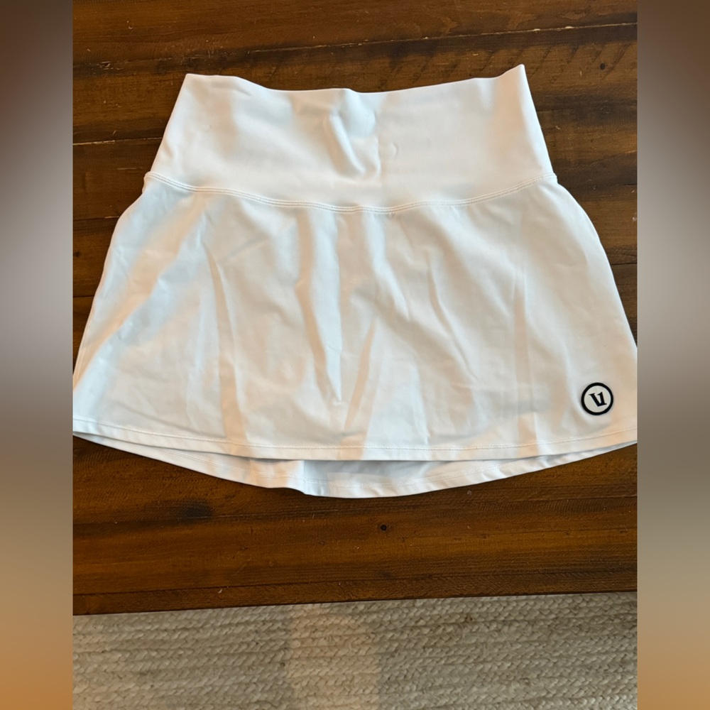 Vuori tennis skirt, size small